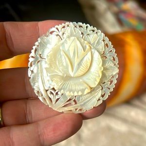 Mother of Pearl Carved Brooch 1960-1970 Vintage